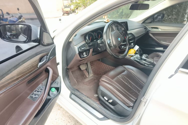 宝马5系 2018款 改款 530Li 尊享型 豪华套装中控内饰20