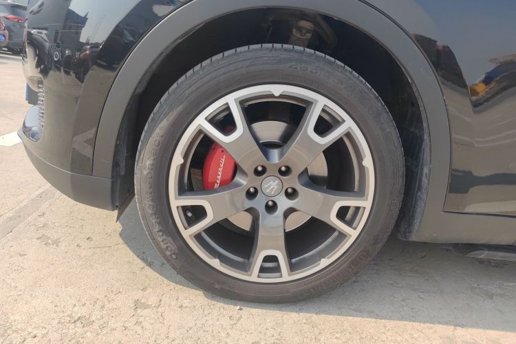 玛莎拉蒂 Levante 2016款 3.0T 标准型车身外观6001