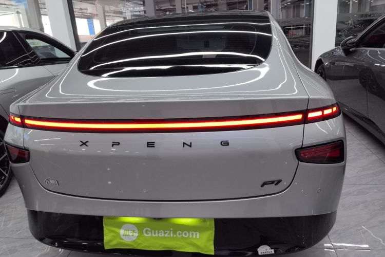 小鹏P7 2021款 480N车身外观6