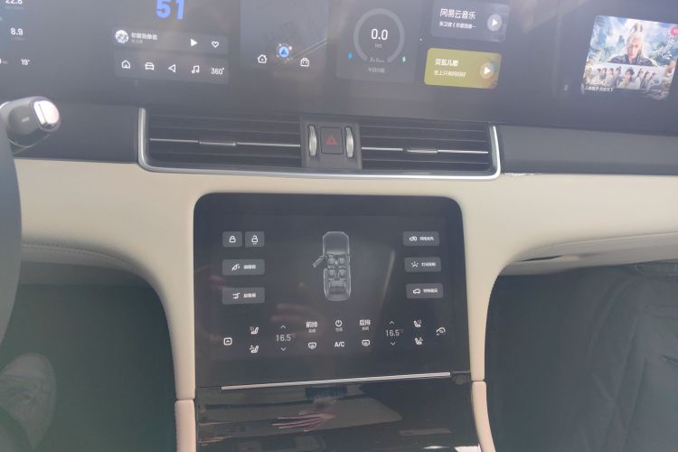 理想汽车 理想ONE 2021款 增程6座版中控内饰16