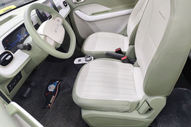 吉利银河 2025款 210km 熊猫骑士中控内饰19