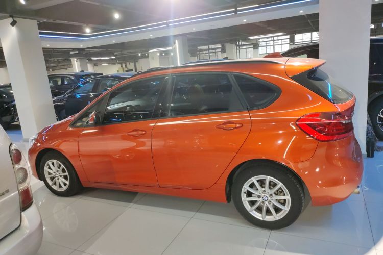 宝马2系旅行车 2016款 218i 时尚型车身外观6003