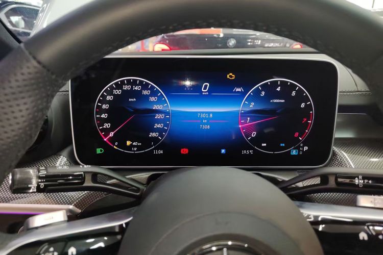 奔驰C级 2025款 C 260 L 皓夜运动版中控内饰14