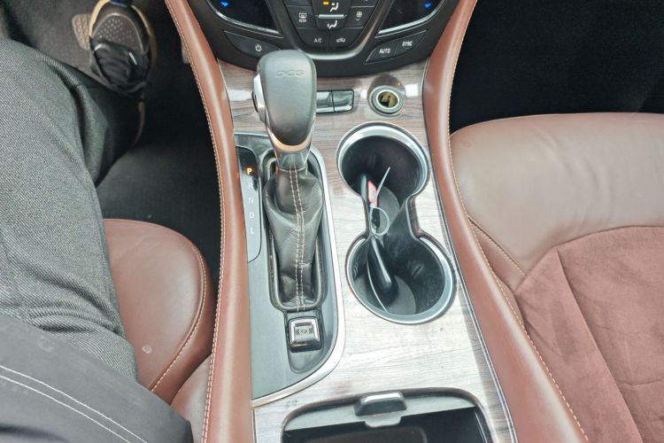 别克 昂科威 2016款 20T 两驱精英型局部细节18