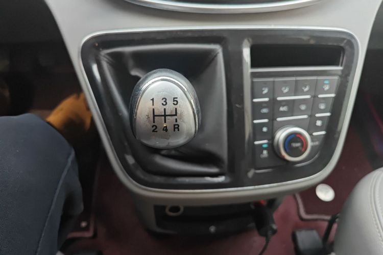 江淮瑞风 瑞风M4 2016款 2.0L 手动豪华智能型中控内饰18