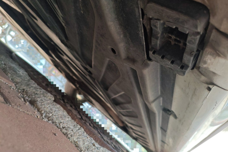 奔驰C级 2018款 C 200 L 运动版局部细节9002