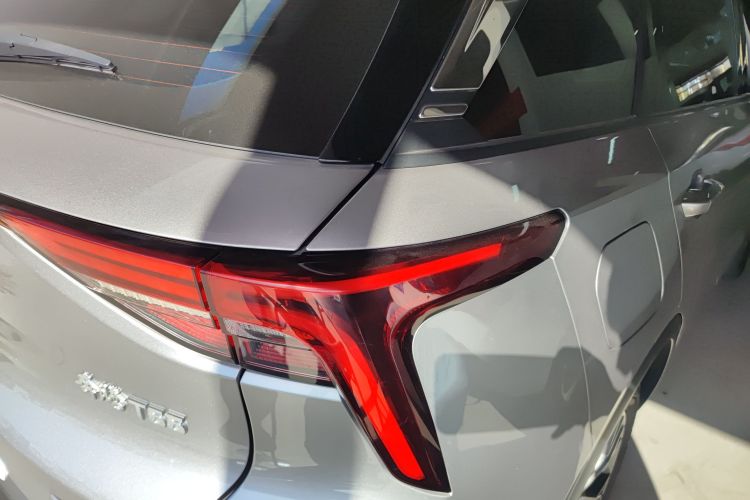 奔腾T55 2023款 1.5T 自动飞跃款车身外观9