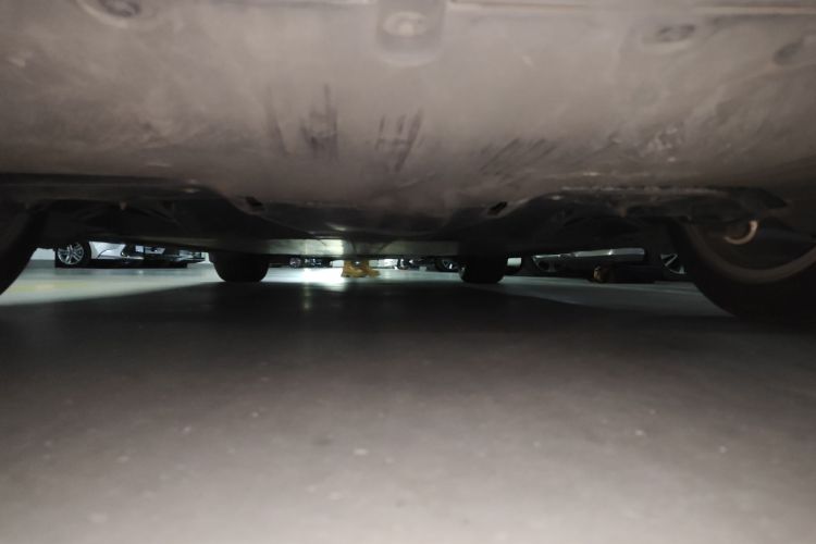 特斯拉 Model Y 2022款 长续航全轮驱动版局部细节9009