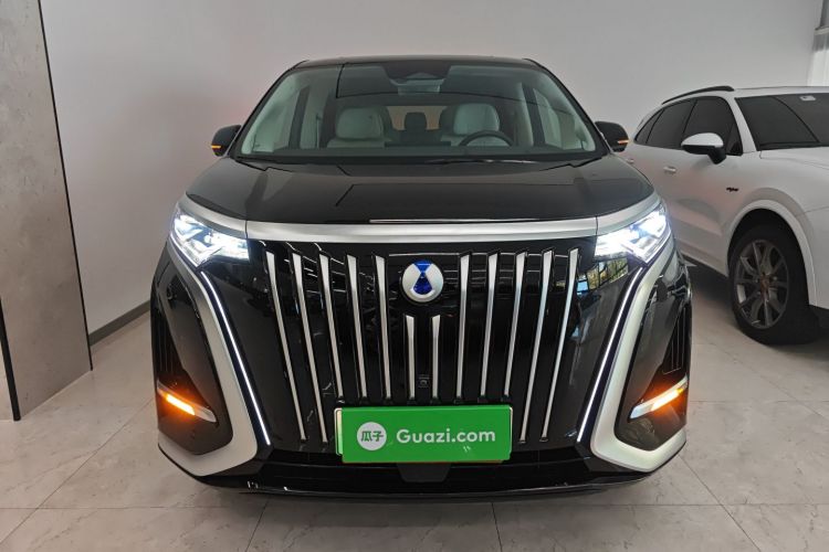 腾势D9 2024款 EV 600 四驱旗舰型车身外观2