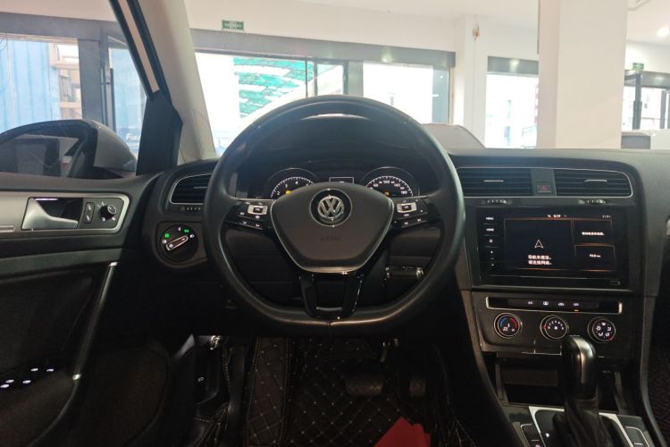 大众 高尔夫 2020款 200TSI DSG舒适进取版中控内饰13