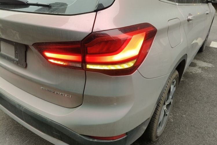 宝马X1 2021款 sDrive25Li 领先型车身外观9