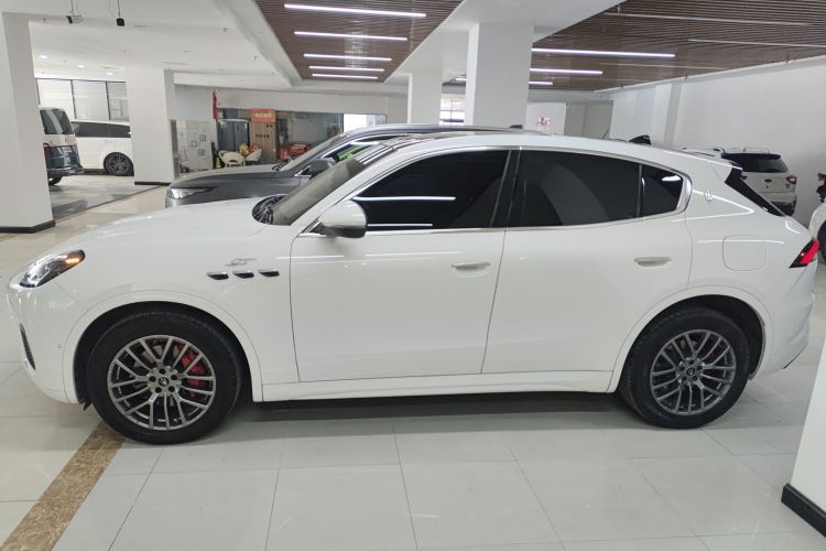 玛莎拉蒂 Grecale格雷嘉 2023款 2.0T GT车身外观4