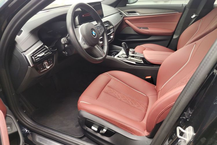 宝马5系 2023款 530Li 领先型 M运动套装中控内饰19