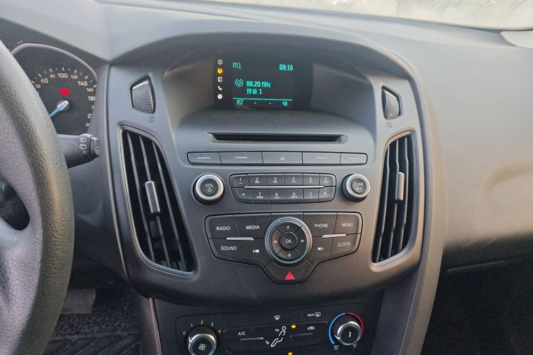 福特 福克斯 2015款 两厢 1.6L 自动舒适型局部细节16