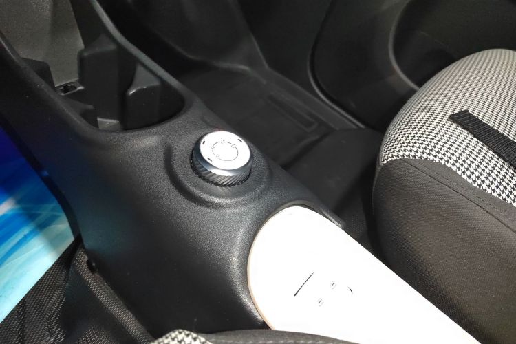 五菱汽车 宏光MINIEV 2024款 第三代 215km 进阶版局部细节18