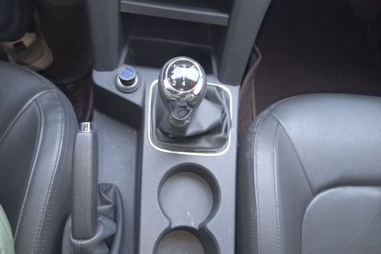 江铃 宝典 2020款 2.5T柴油两驱舒享版标轴JX4D25A6L局部细节18