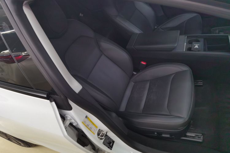 特斯拉 Model 3 2023款 后轮驱动版局部细节41