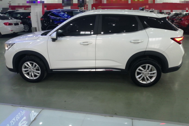 五菱汽车 五菱星驰 2022款 1.5L 手动自在型车身外观6003