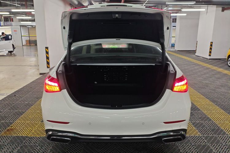 奔驰C级 2024款 改款二 C 260 L 运动版机舱底盘23