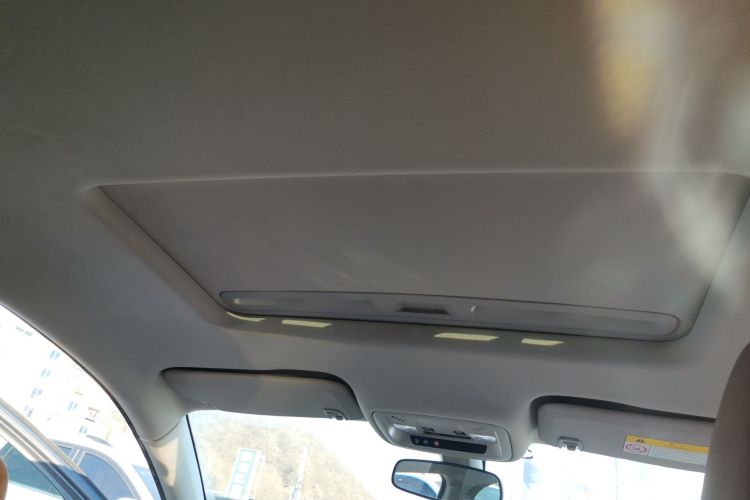 别克 君威 2017款 20T 精英型中控内饰22