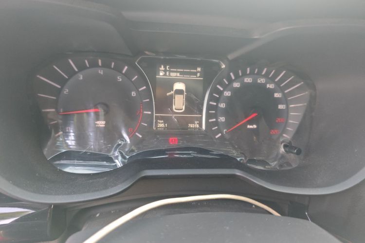 广汽传祺 传祺GS4 2016款 235T 手动豪华版中控内饰14