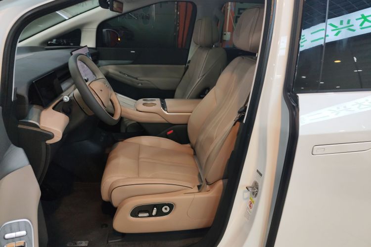 小鹏X9 2025款 740超长续航 Max局部细节19