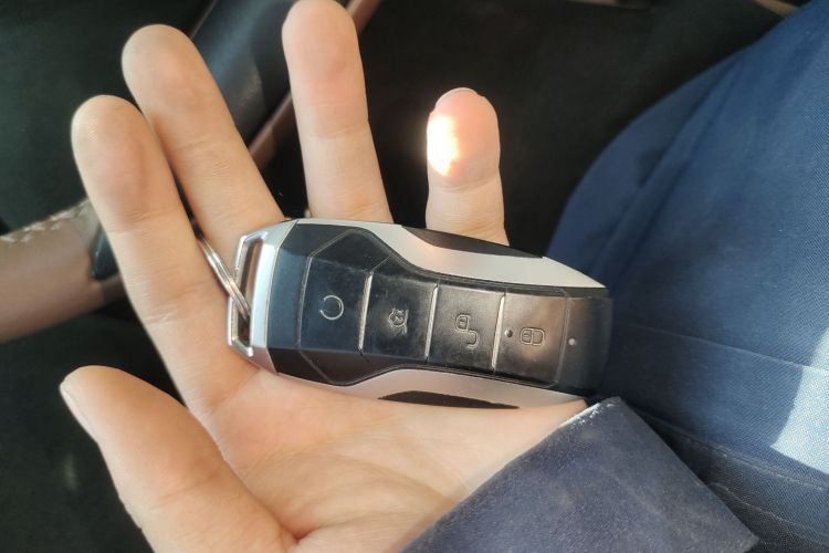 比亚迪 唐新能源 2021款 DM-i 112KM 尊荣型中控内饰7001