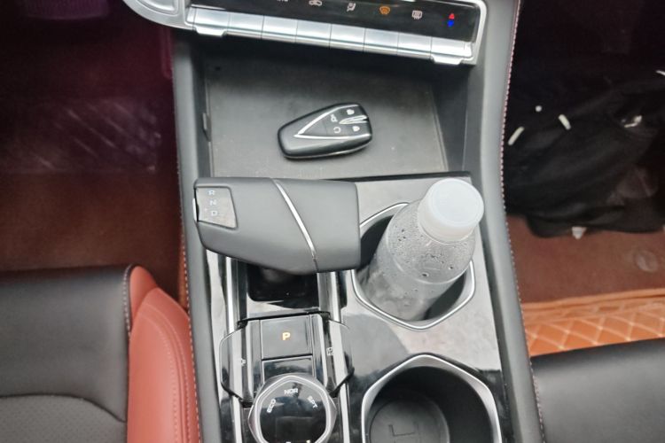 长安 逸动 2022款 PLUS 蓝鲸NE 1.4T GDI DCT尊贵版中控内饰18