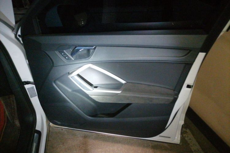 奥迪Q3 2019款 35 TFSI 进取动感型中控内饰7005