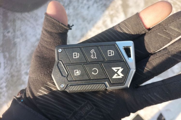 猛士917 2023款 增程基础版中控内饰11