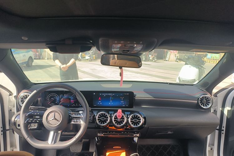 奔驰A级 2023款 A 200 L 时尚型中控内饰22