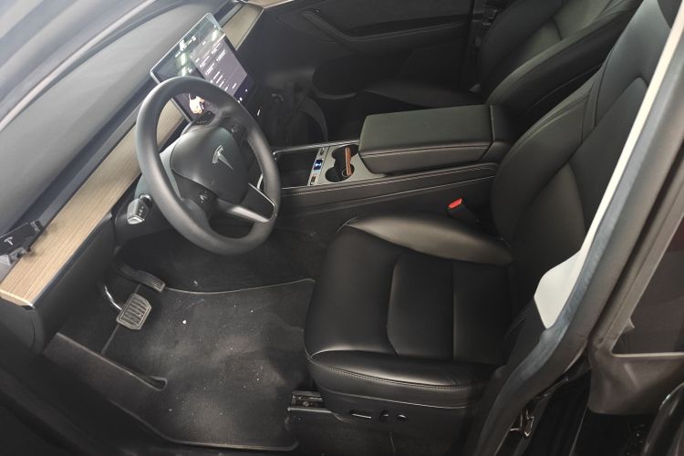 特斯拉 Model Y 2022款 后轮驱动版局部细节19