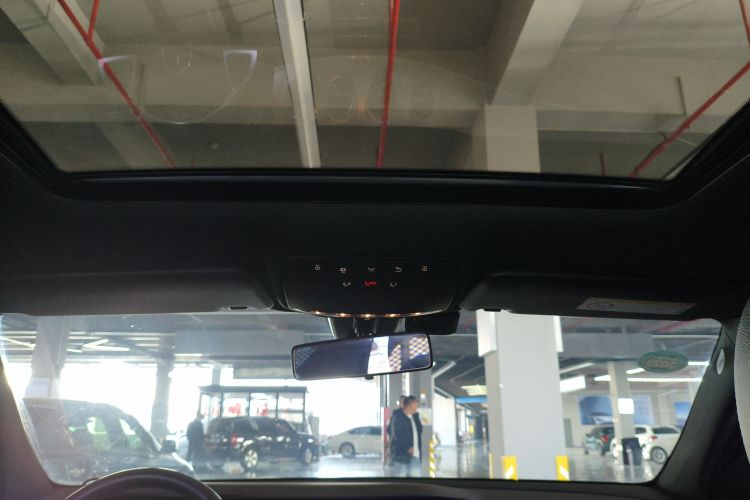 奔驰E级 2017款 E 200 运动型局部细节22