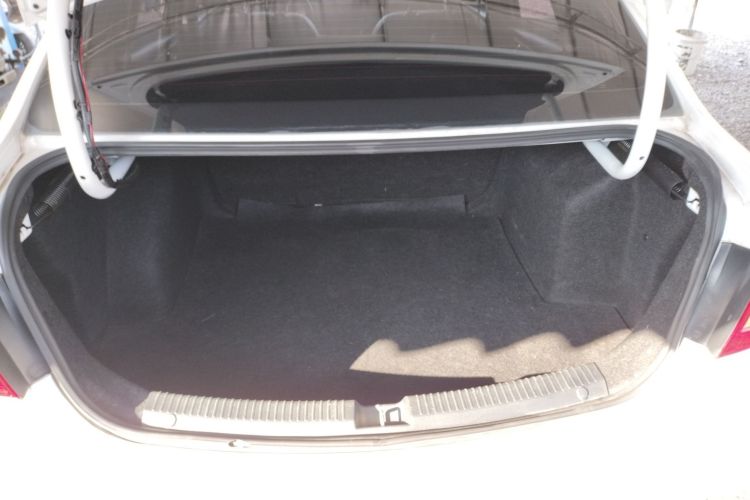 奔腾B30 2017款 1.6L 自动舒适型局部细节23