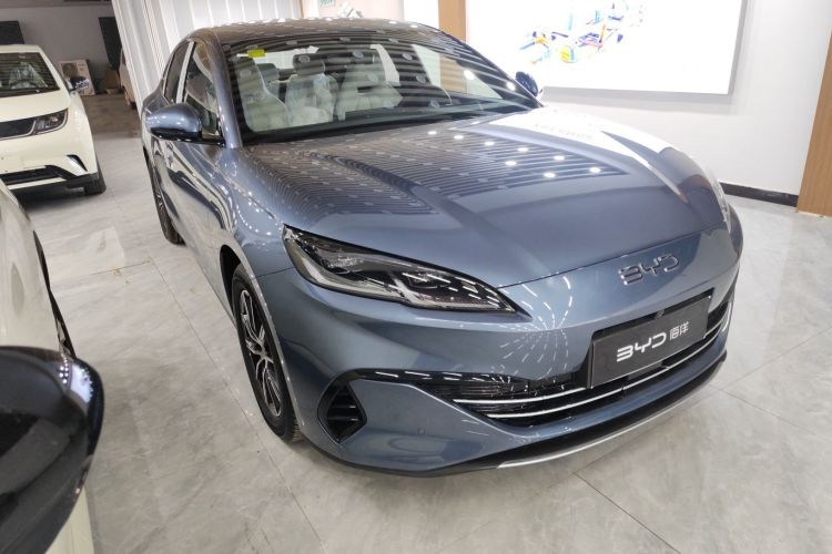 比亚迪 海豹06新能源 2024款 DM-i 120KM尊荣型车身外观3