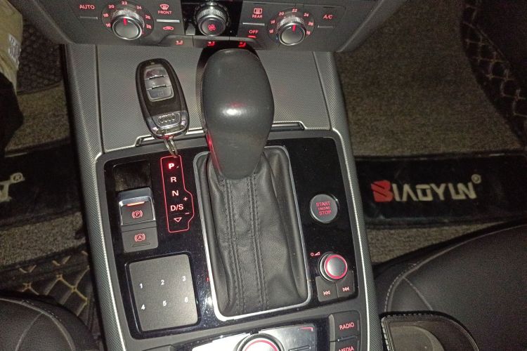 奥迪A6L 2018款 30周年年型 35 TFSI 时尚型中控内饰18