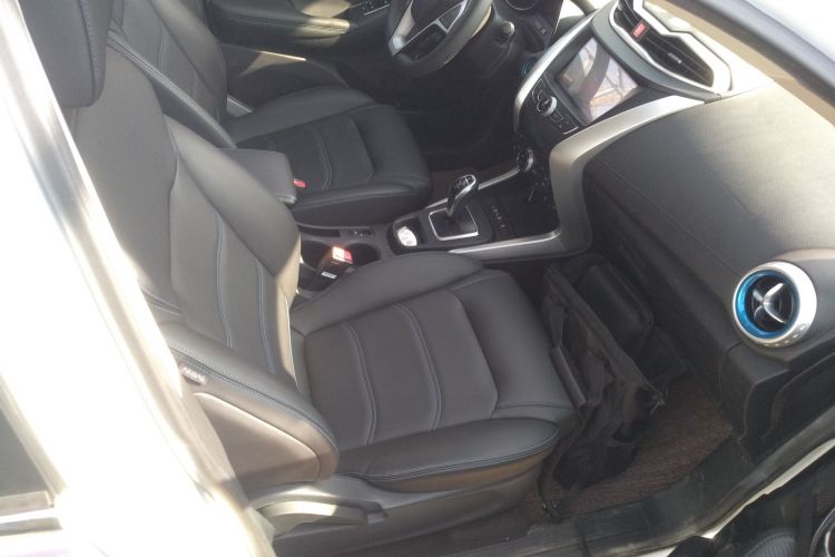 比亚迪 元新能源 2018款 EV360 智联炫酷型局部细节41