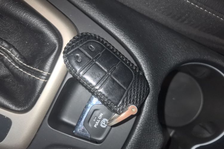 Jeep 自由光 2017款 2.0L 优越版中控内饰11