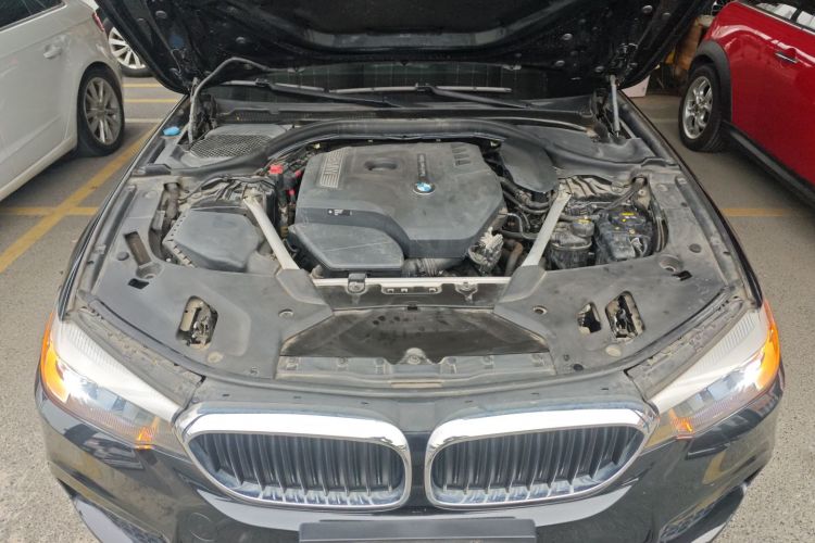 宝马5系 2019款 525Li M运动套装机舱底盘24