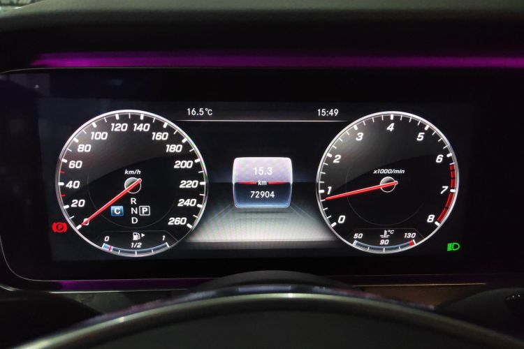 奔驰E级 2016款 E 200 L 运动型局部细节14