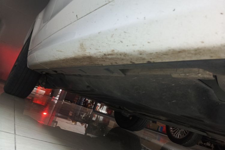 路虎 发现运动版 2020款 249PS R-Dynamic 性能版局部细节9001