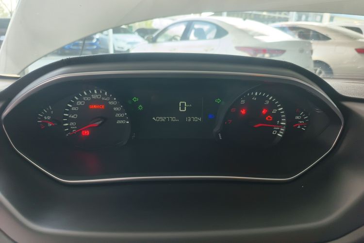 标致308 2018款 1.6L 手动时尚版中控内饰14