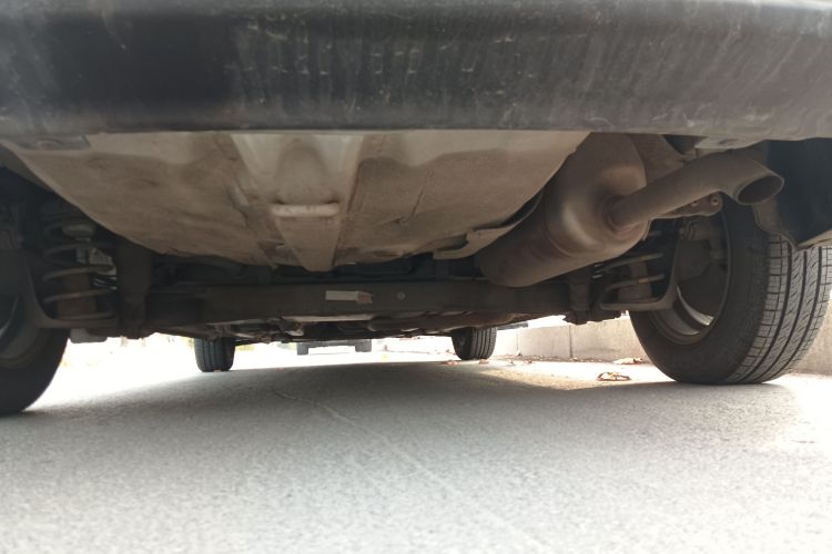 起亚K2 2015款 三厢 1.4L MT GLS局部细节9009