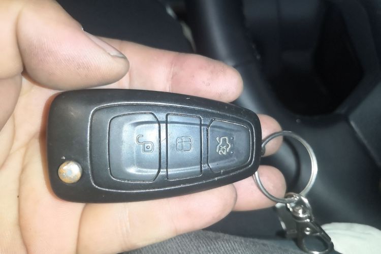 福特 福克斯 2012款 两厢 1.6L 自动风尚型中控内饰7001