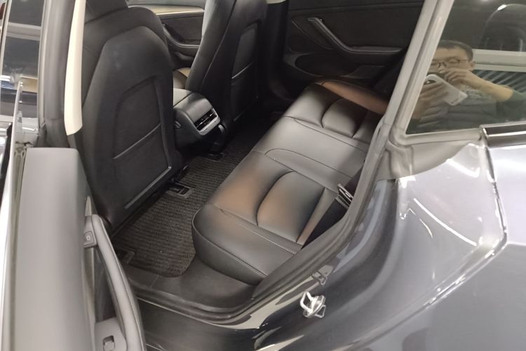 特斯拉 Model 3 2022款 Performance高性能全轮驱动版中控内饰7004