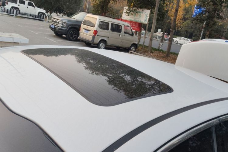 起亚K5 2016款 2.0L 自动LUX局部细节57