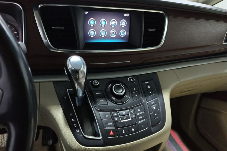 别克GL8 2017款 25S 舒适型 国V局部细节16