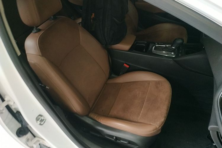 别克 君威 2017款 20T 精英型局部细节41