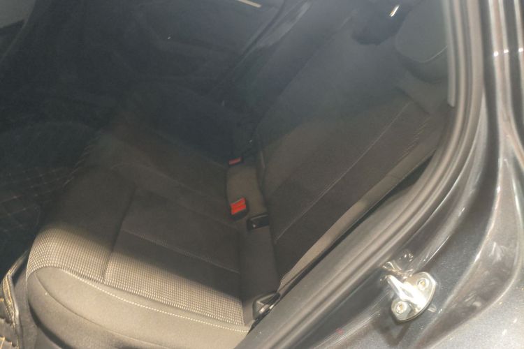 奥迪A3 2021款 A3L Limousine 35 TFSI 进取运动型中控内饰7004