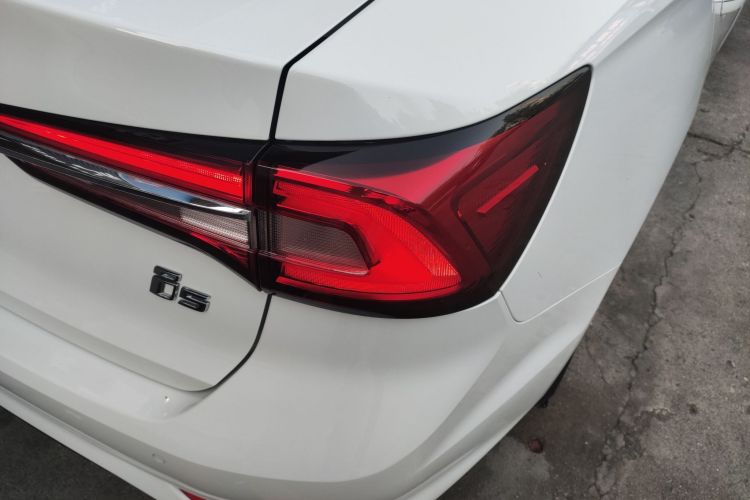 荣威i5 2019款 1.5L 手动4G互联朗豪版车身外观9